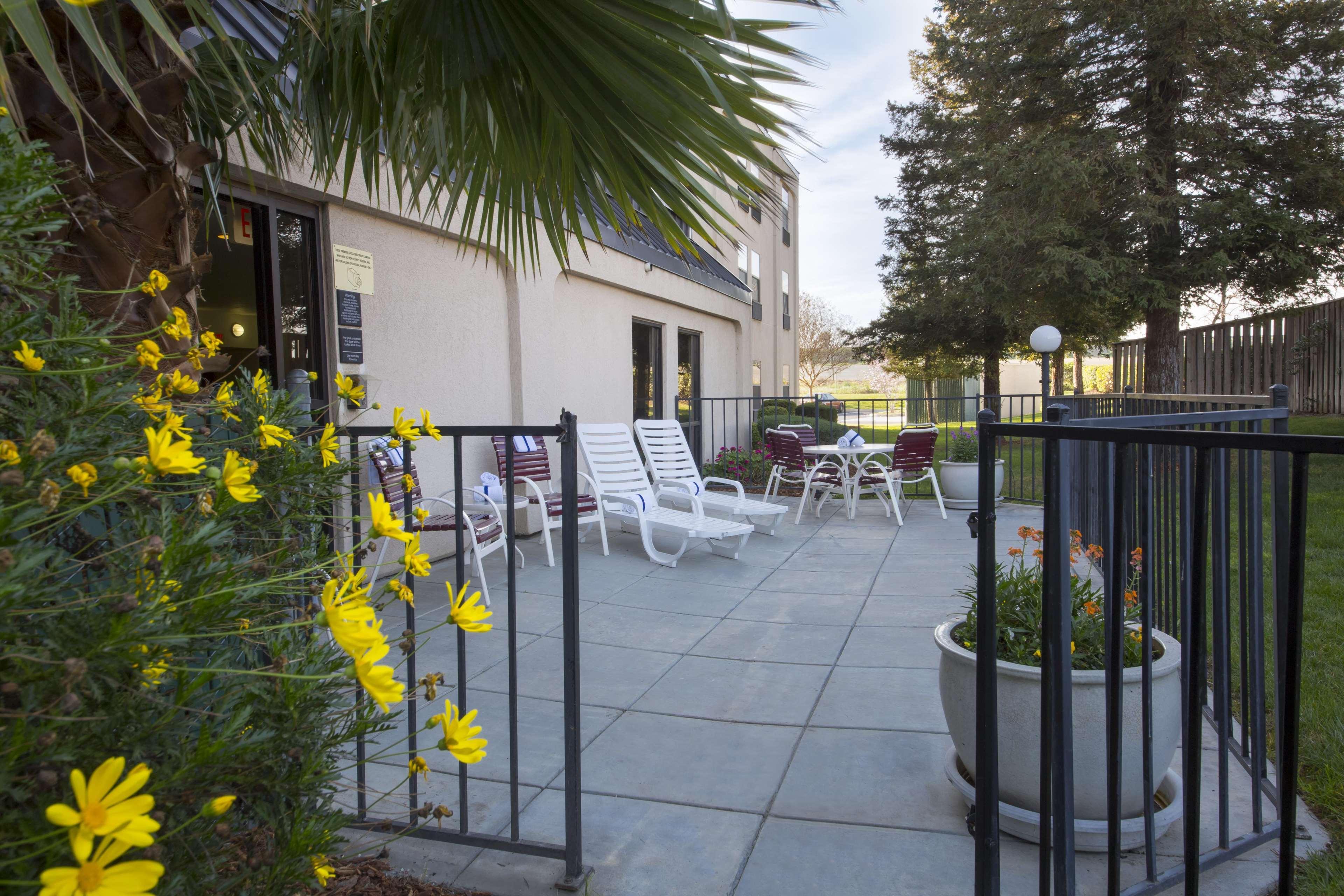 Hotel Hampton Tracy