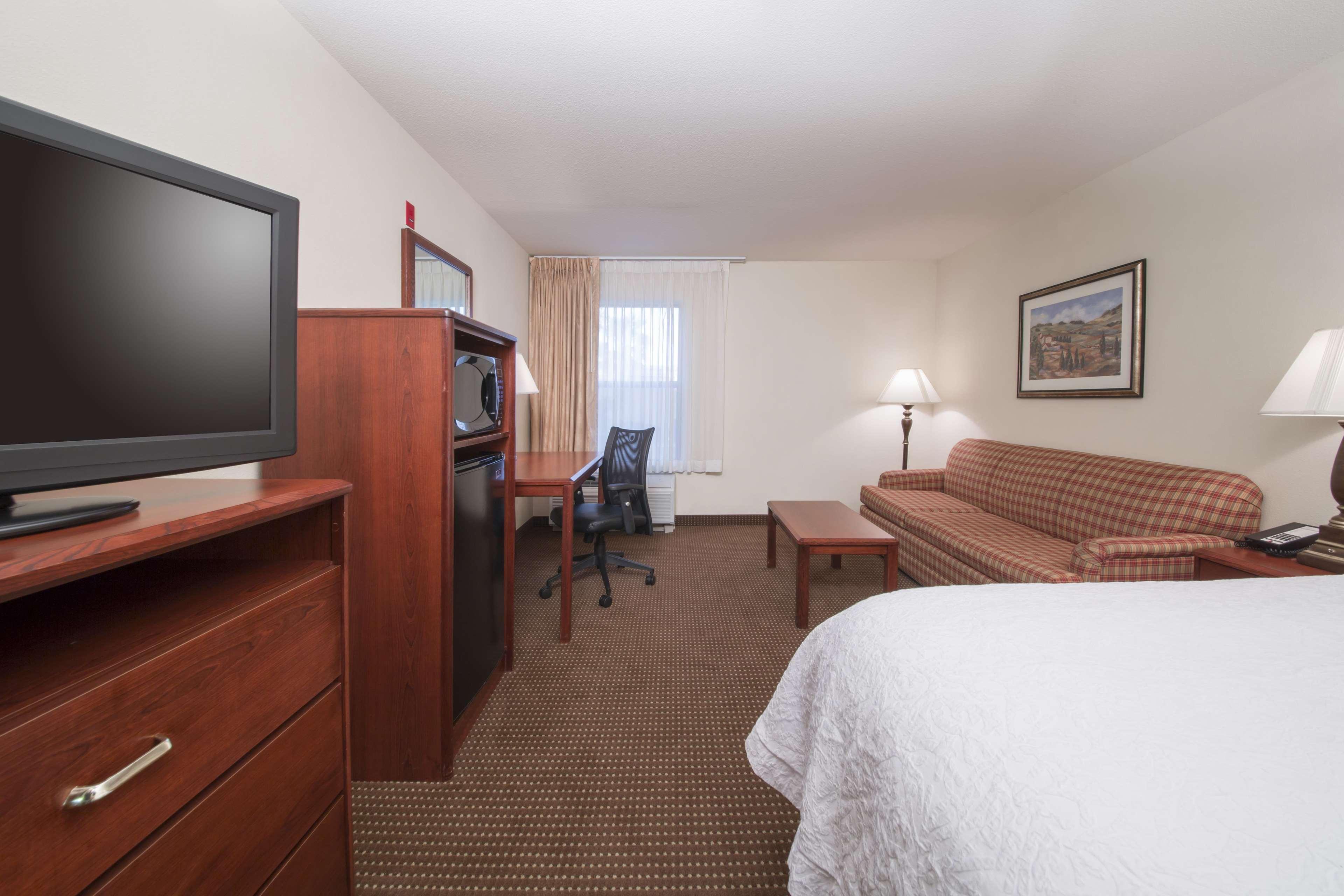Hotel Hampton Tracy