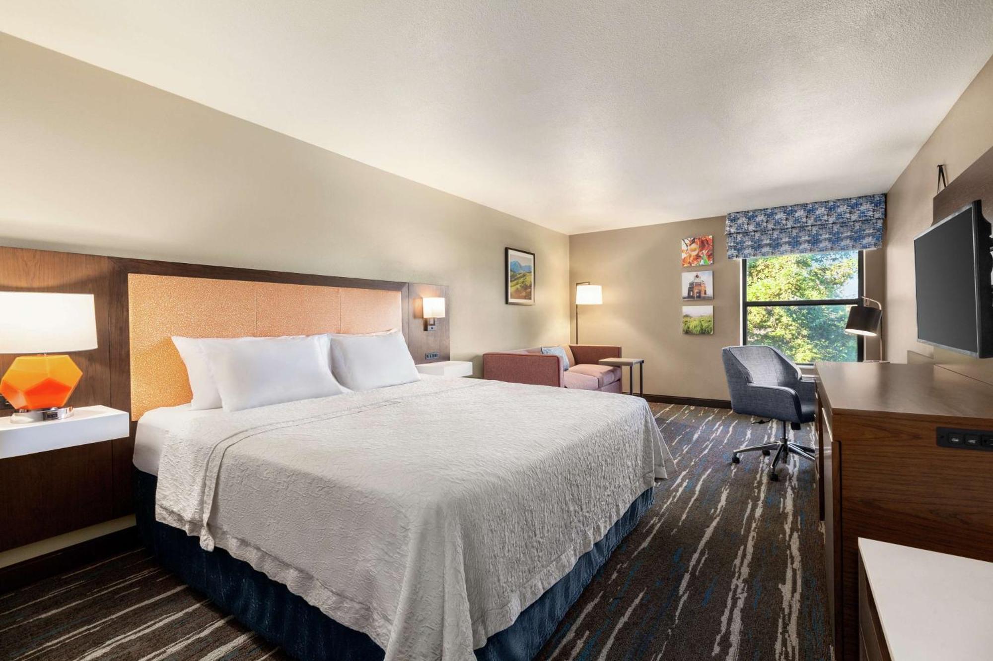 Hampton Hotel 3*