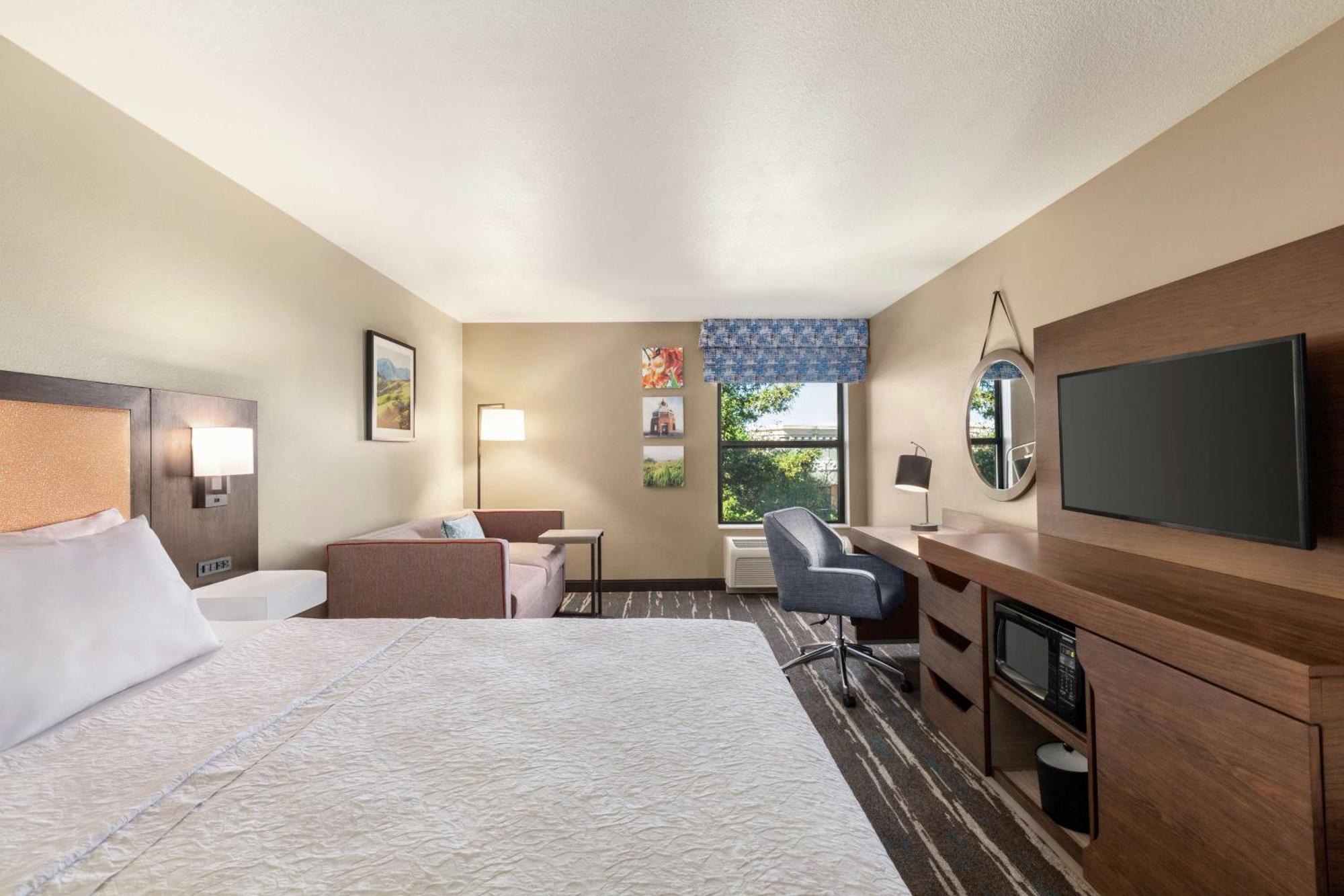 Hampton Hotel Tracy
